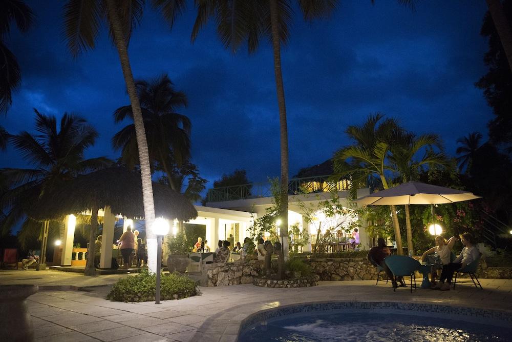 Hotel Restaurant Cyvadier Plage Jacmel Ngoại thất bức ảnh